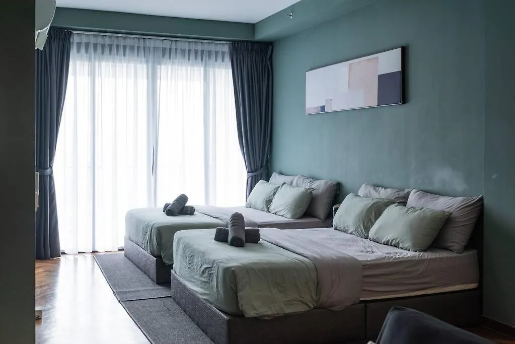 Deluxe Seaview Suite Twin Bed By The Only Bnb Tanjung Tokong